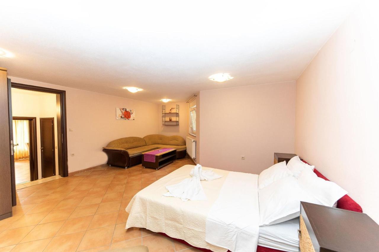 Apartments Artan ツリクヴェニツァ エクステリア 写真